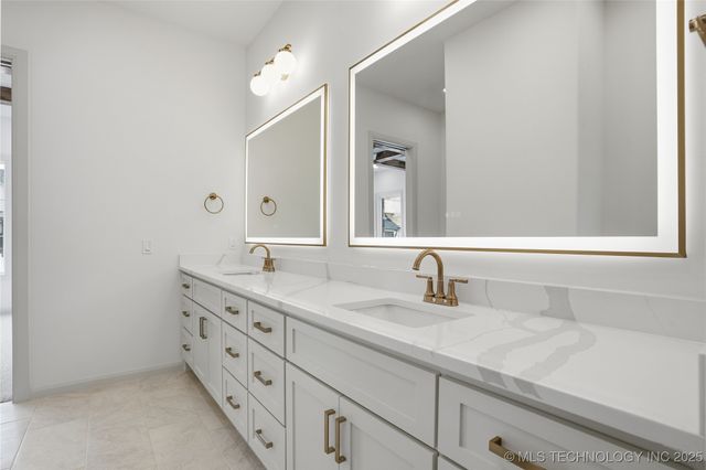 12029 S Vandalia Avenue, Tulsa, OK 74137