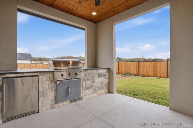 12029 S Vandalia Avenue, Tulsa, OK 74137