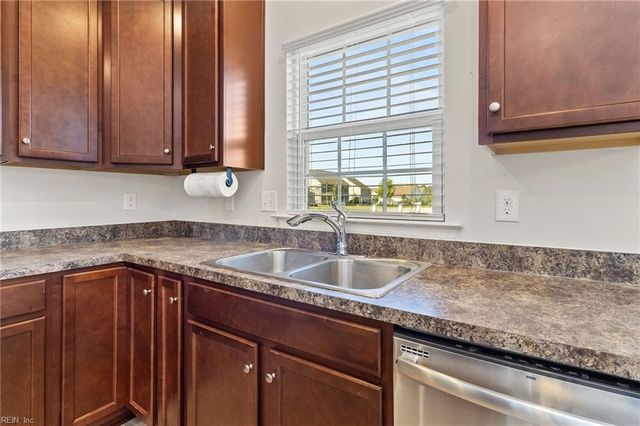 114 Spring Meadow LN, Smithfield, VA 23430