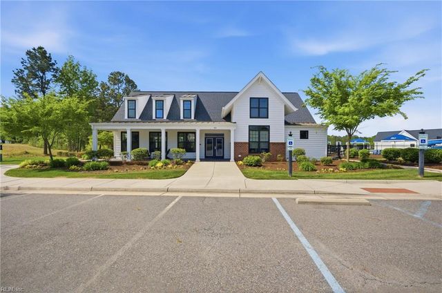 114 Spring Meadow LN, Smithfield, VA 23430