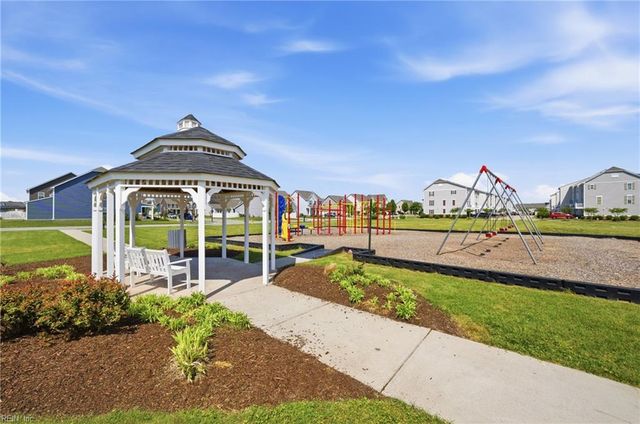 114 Spring Meadow LN, Smithfield, VA 23430