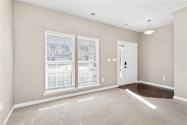 114 Spring Meadow LN, Smithfield, VA 23430