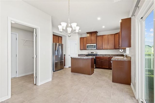 114 Spring Meadow LN, Smithfield, VA 23430