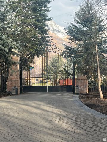 2051 E NORMANDYWOODS CT, Holladay, UT 84117