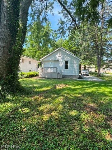 1079 Peerless Avenue, Akron, OH 44320