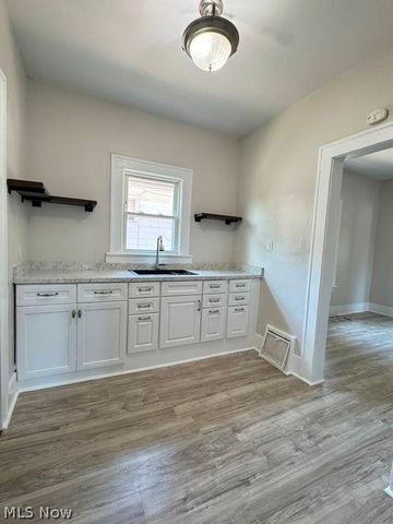 1079 Peerless Avenue, Akron, OH 44320