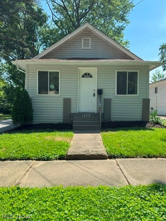 1079 Peerless Avenue, Akron, OH 44320