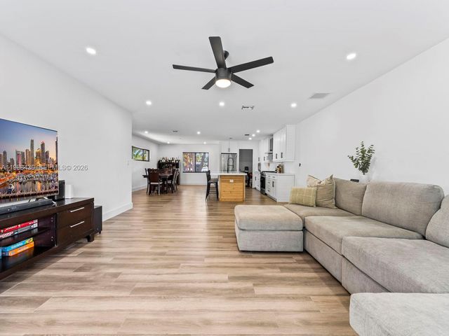 10415 SW 200th St, Cutler Bay, FL 33157