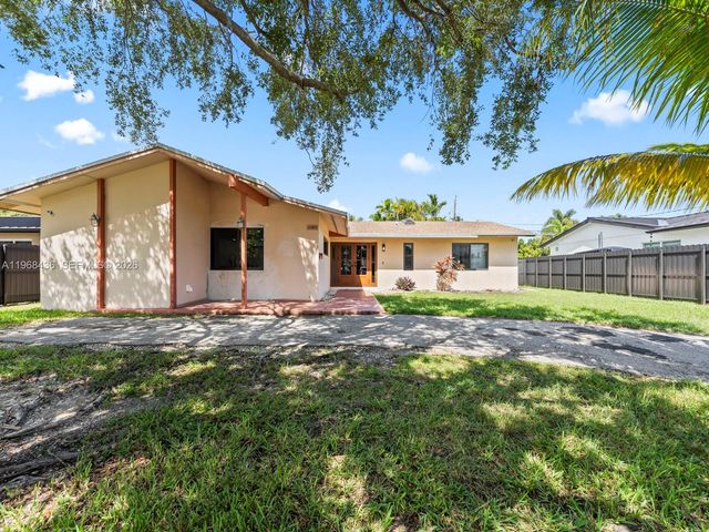 10415 SW 200th St, Cutler Bay, FL 33157