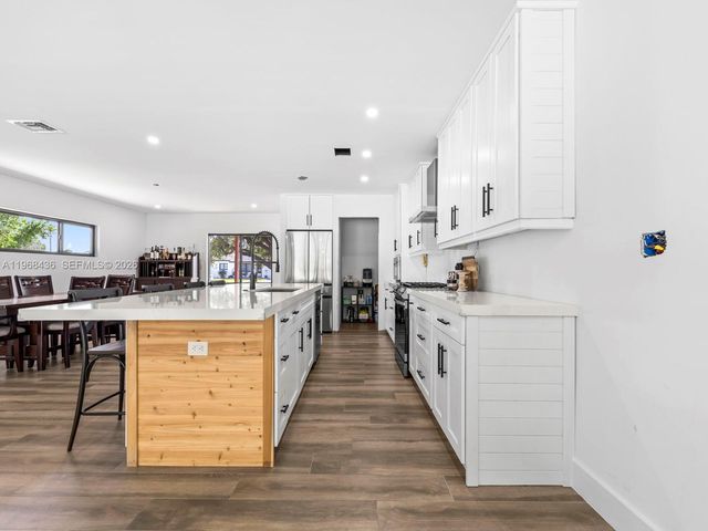 10415 SW 200th St, Cutler Bay, FL 33157