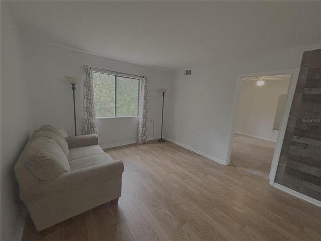 81 SE 16TH AVENUE D-103, Gainesville, FL 32601