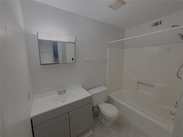 81 SE 16TH AVENUE D-103, Gainesville, FL 32601