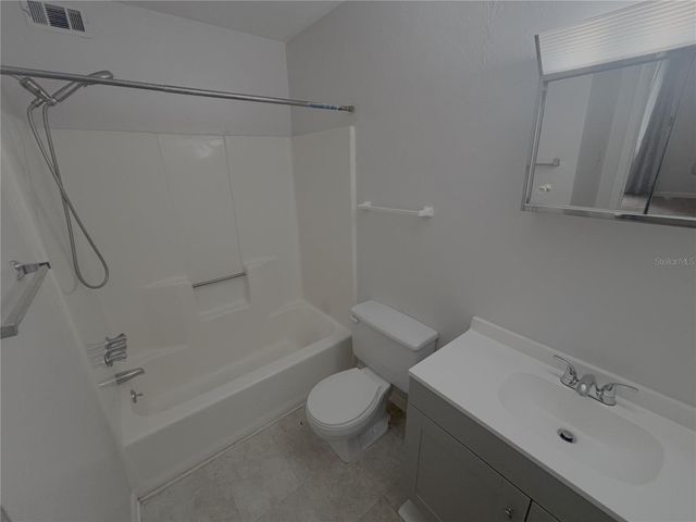 81 SE 16TH AVENUE D-103, Gainesville, FL 32601