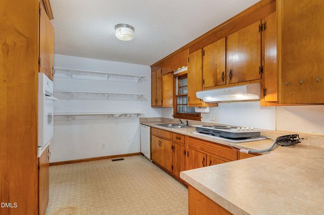 4737 Rosehill Road, Fayetteville, NC 28311