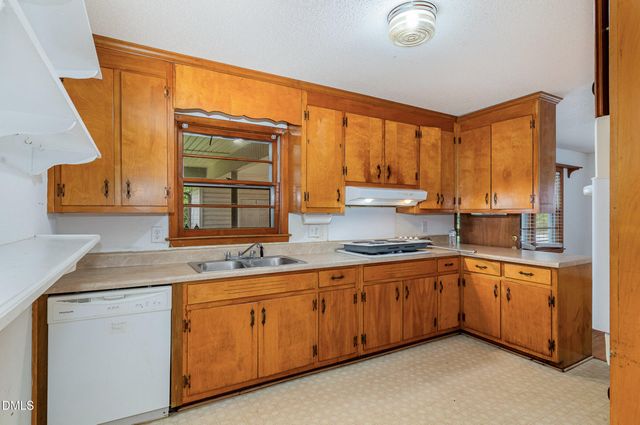 4737 Rosehill Road, Fayetteville, NC 28311