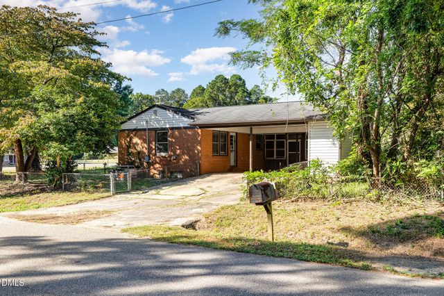 4737 Rosehill Road, Fayetteville, NC 28311