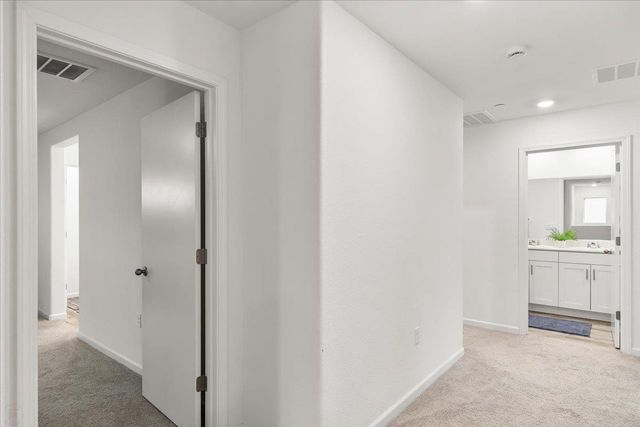 6421 Maple Leaf Ln, Riverbank, CA 95367