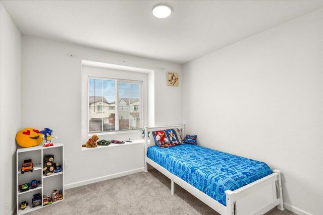 6421 Maple Leaf Ln, Riverbank, CA 95367