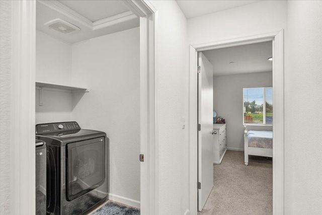 6421 Maple Leaf Ln, Riverbank, CA 95367