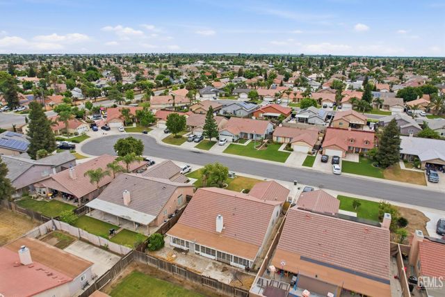 4202 Silver Maple Court, Bakersfield, CA 93313