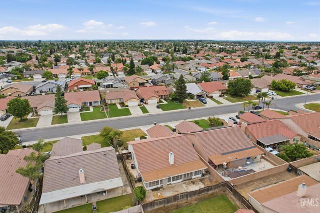 4202 Silver Maple Court, Bakersfield, CA 93313