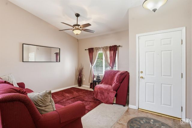 4202 Silver Maple Court, Bakersfield, CA 93313
