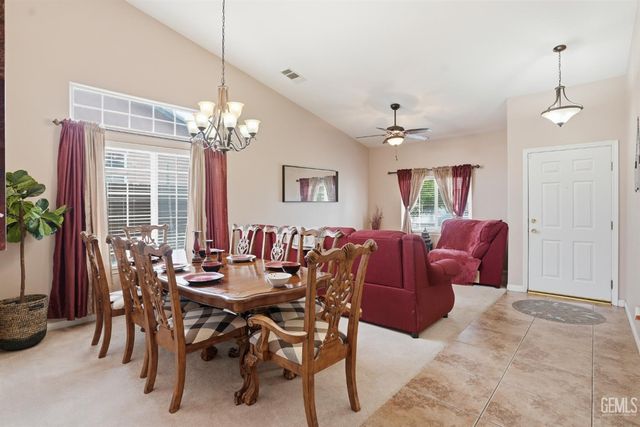 4202 Silver Maple Court, Bakersfield, CA 93313