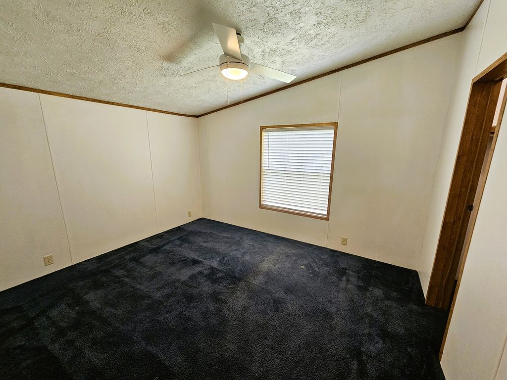 Image 33 of property listing at 14230 E Windsong Road, Mt Vernon, IL 62864