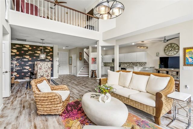 220 S Peppertree Drive, Vero Beach, FL 32963