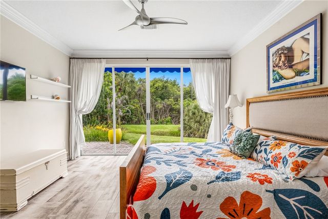 220 S Peppertree Drive, Vero Beach, FL 32963