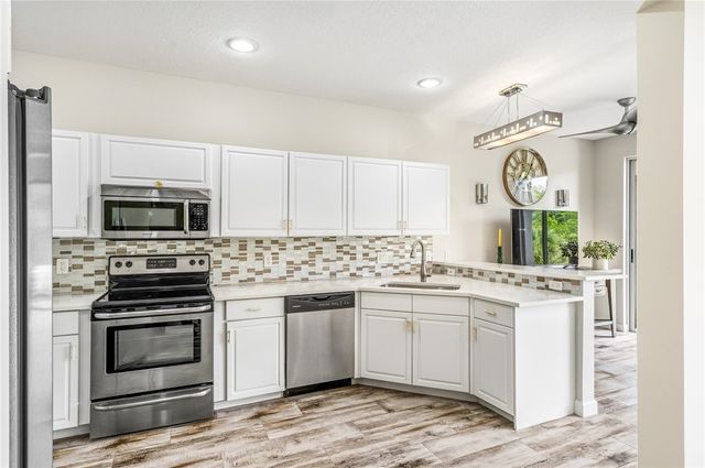 220 S Peppertree Drive, Vero Beach, FL 32963