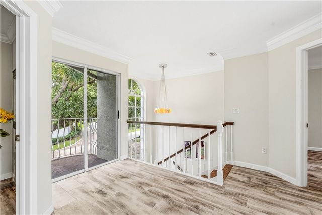 220 S Peppertree Drive, Vero Beach, FL 32963