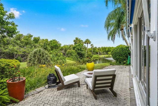 220 S Peppertree Drive, Vero Beach, FL 32963