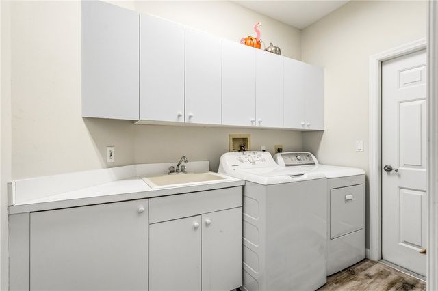 220 S Peppertree Drive, Vero Beach, FL 32963
