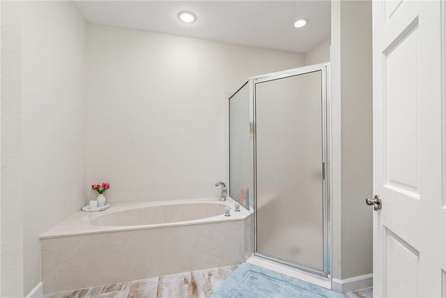 220 S Peppertree Drive, Vero Beach, FL 32963