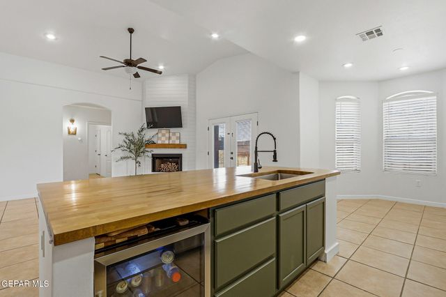 536 El Cerro Drive, Sunland Park, NM 88063