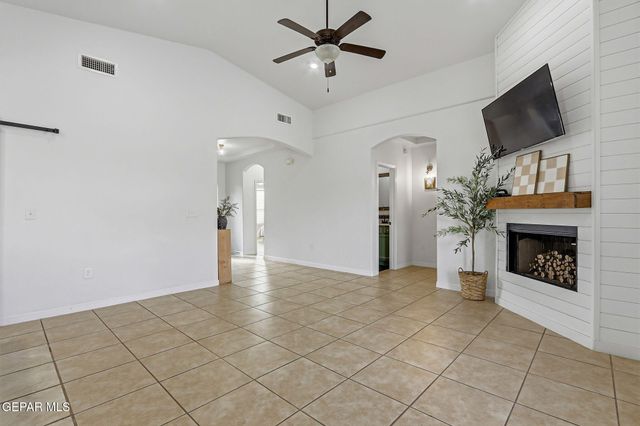 536 El Cerro Drive, Sunland Park, NM 88063