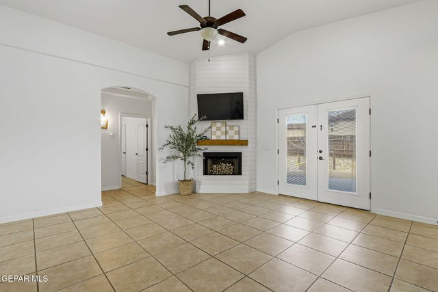 536 El Cerro Drive, Sunland Park, NM 88063