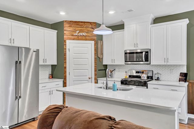 135 Mainsail Way, Spartanburg, SC 29302
