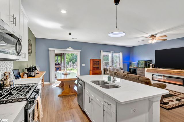 135 Mainsail Way, Spartanburg, SC 29302