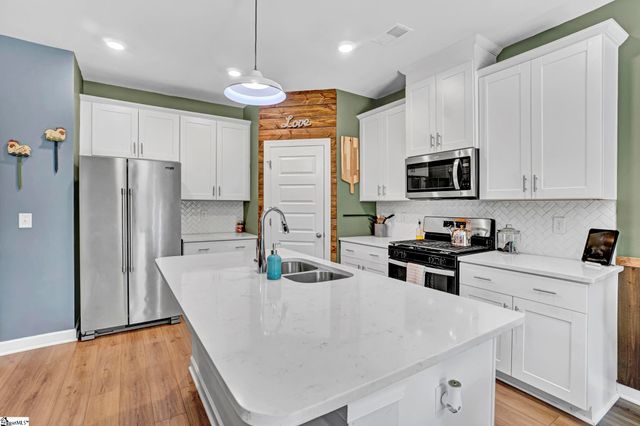 135 Mainsail Way, Spartanburg, SC 29302