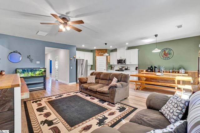 135 Mainsail Way, Spartanburg, SC 29302