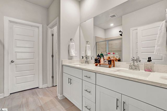 135 Mainsail Way, Spartanburg, SC 29302