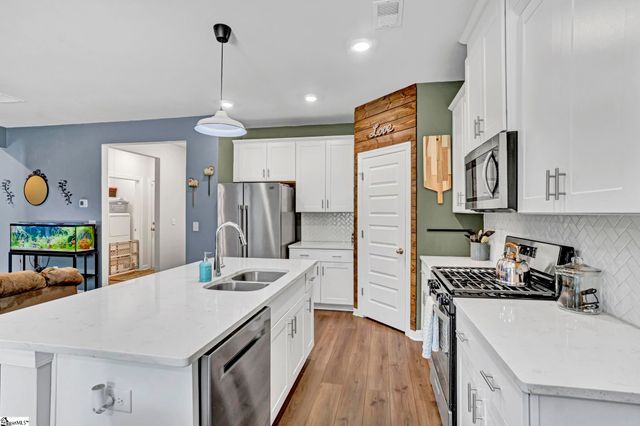 135 Mainsail Way, Spartanburg, SC 29302