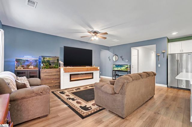 135 Mainsail Way, Spartanburg, SC 29302