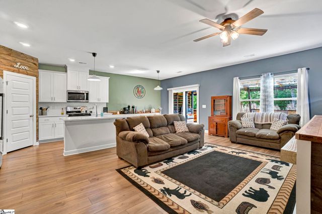 135 Mainsail Way, Spartanburg, SC 29302