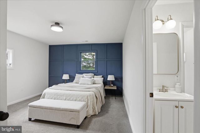 2472 LEAMAN RD, Ronks, PA 17572