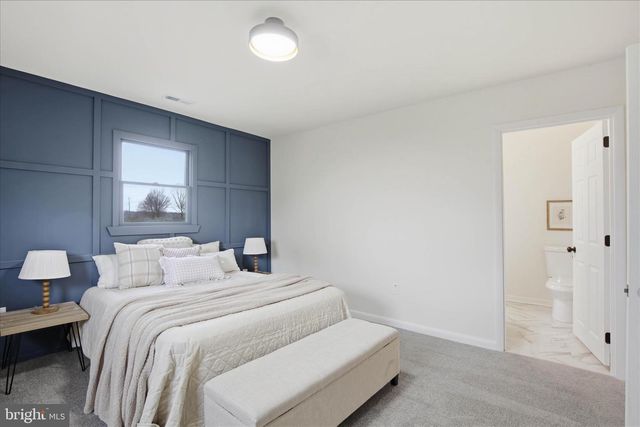 2472 LEAMAN RD, Ronks, PA 17572