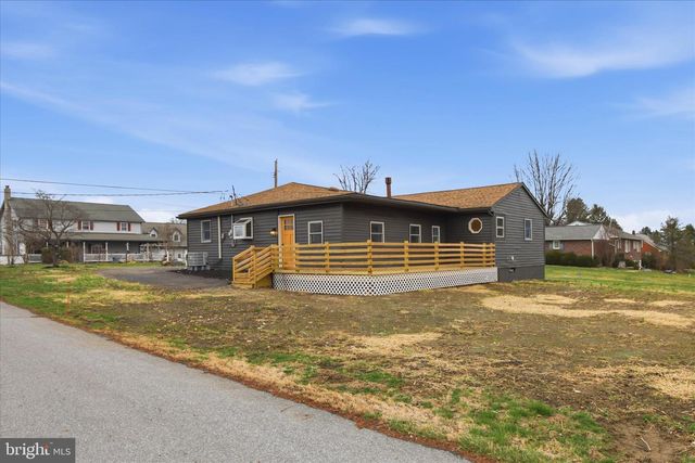 2472 LEAMAN RD, Ronks, PA 17572