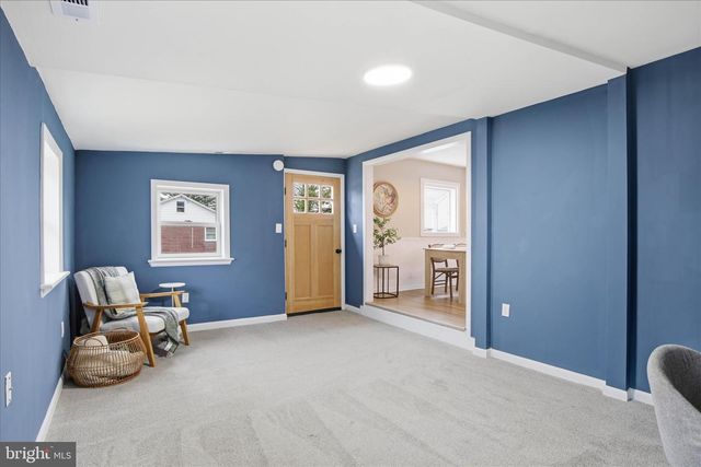 2472 LEAMAN RD, Ronks, PA 17572